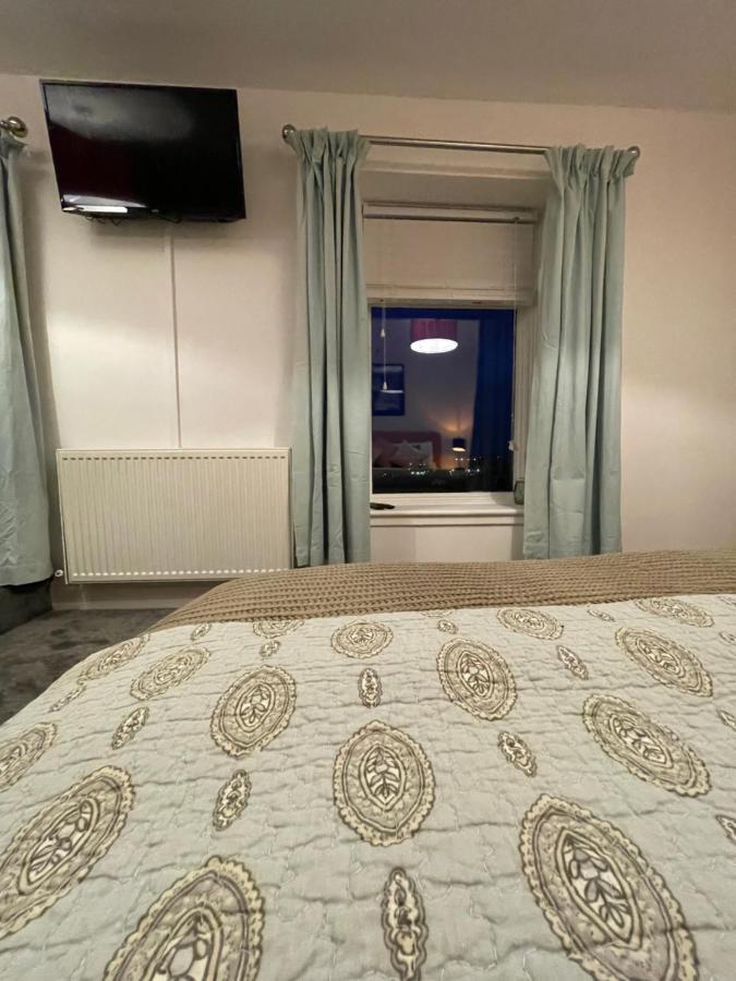 Cheerful 2 Bedroom Townhouse With Cinema Loft Pembroke Dock Exterior photo